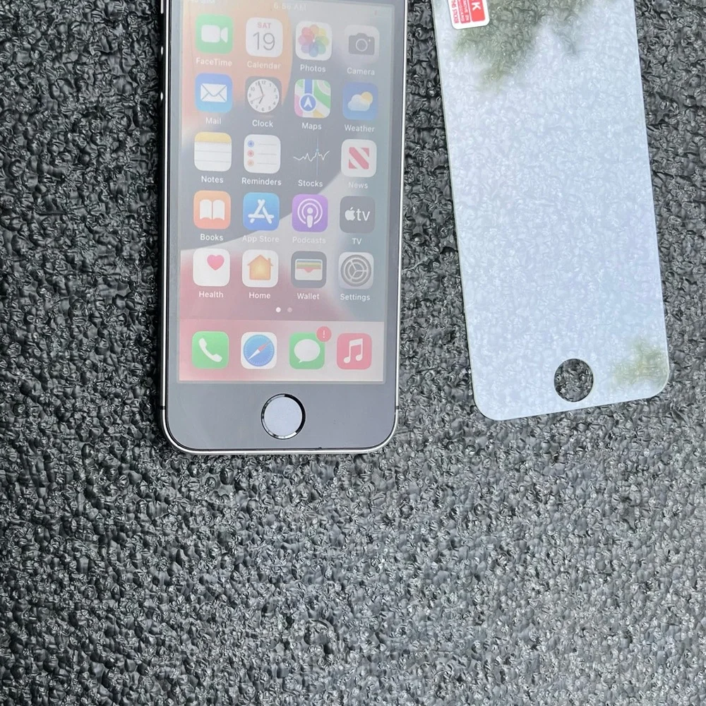iPhone SE 64gb Unlocked Gray and Red Top/ Bottom Glass